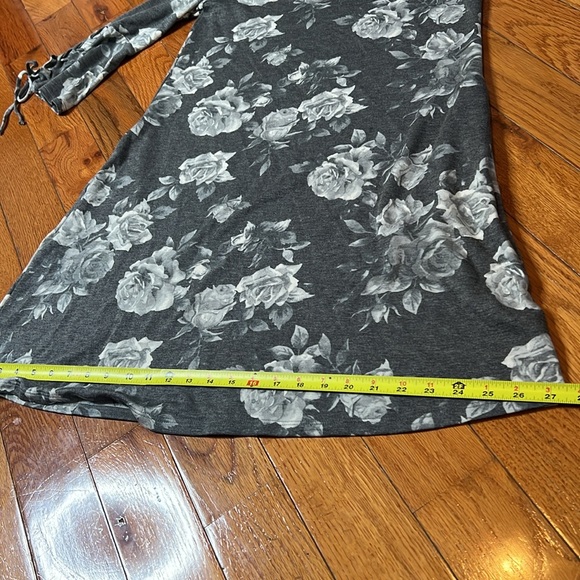 NWT GRAY ROSE DRESS - Picture 11 of 11